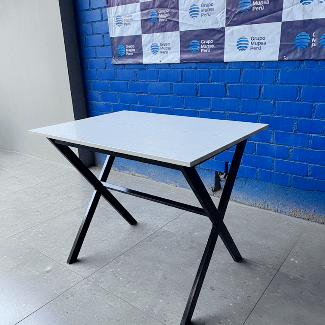 Mesa en MELAMINE